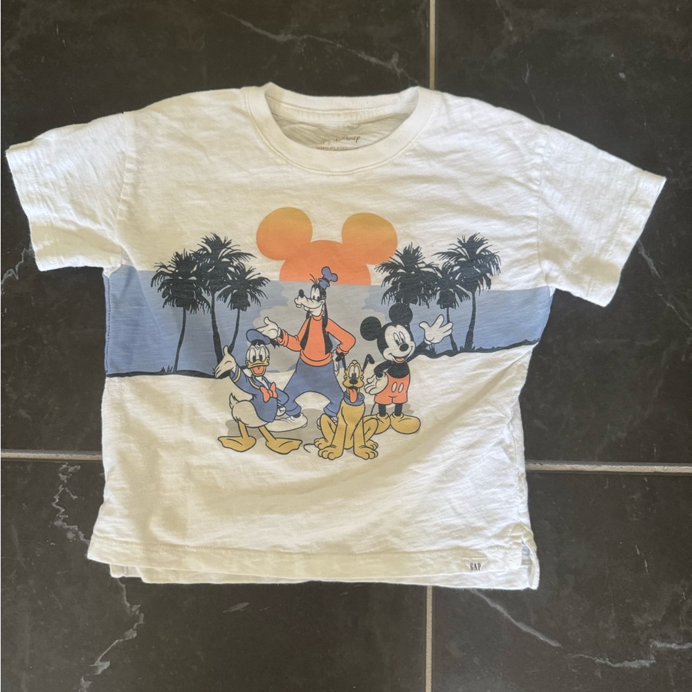 EUC GAP White Short Sleeve Tee with Disney Graphics (3T)